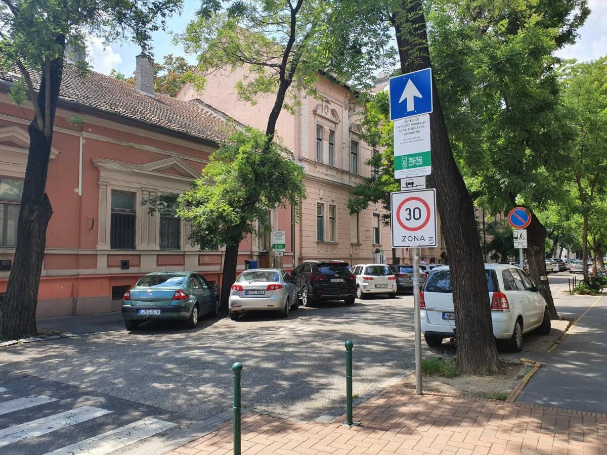 Pompár Belvárosi Apartman Szeged Exterior foto
