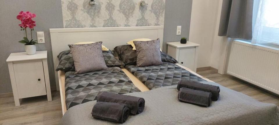 Pompár Belvárosi Apartman Szeged Exterior foto