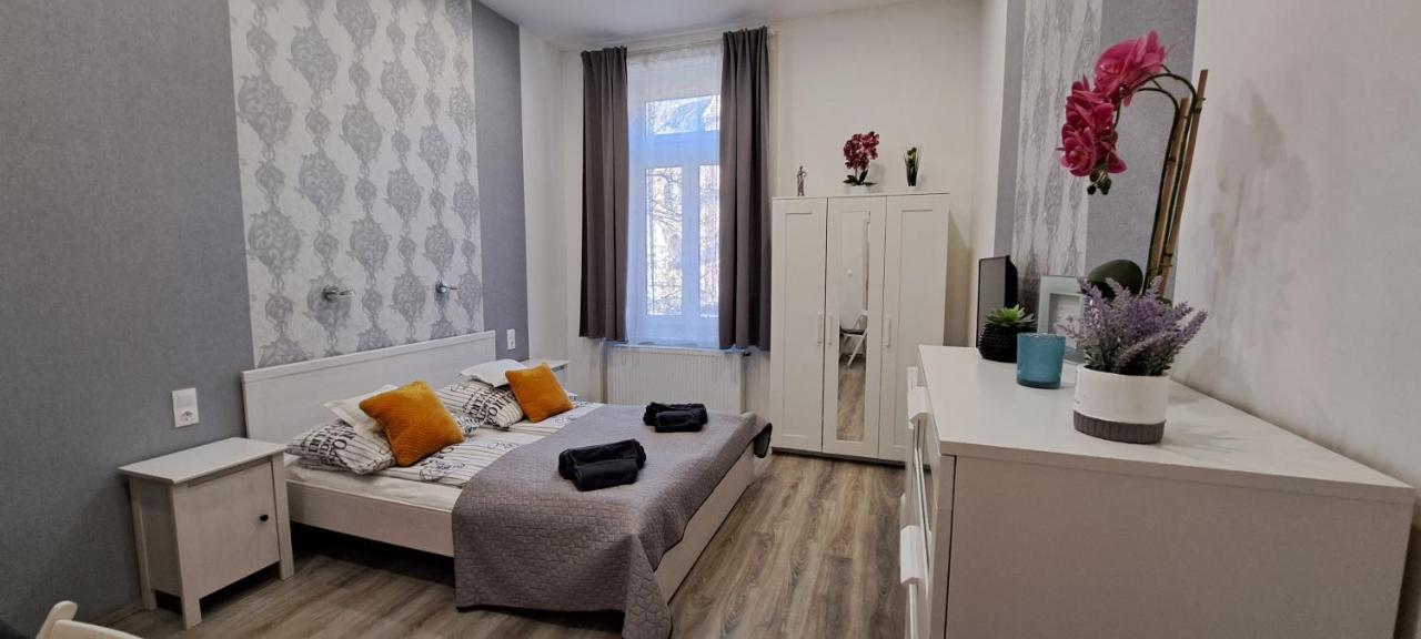 Pompár Belvárosi Apartman Szeged Exterior foto