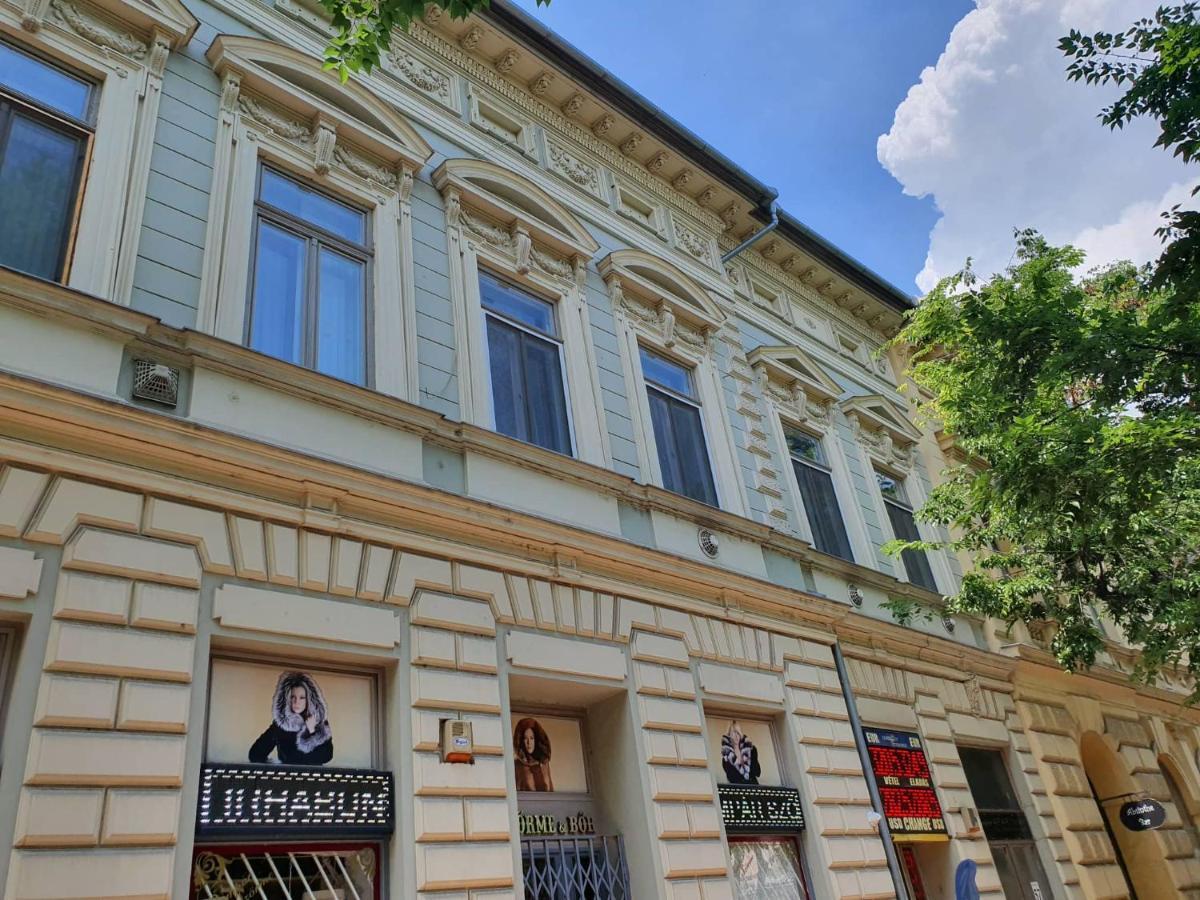 Pompár Belvárosi Apartman Szeged Exterior foto